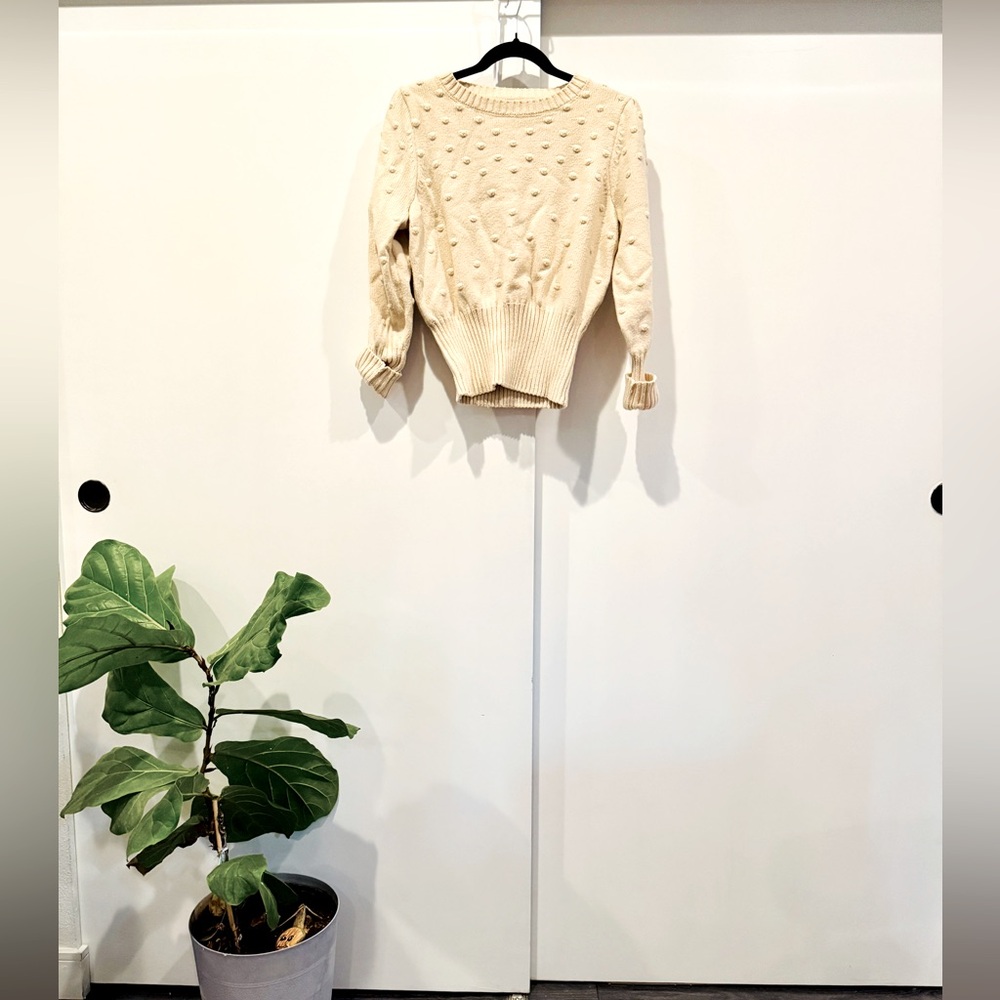 Eva Mendes Polka Dot sweater
Size Large